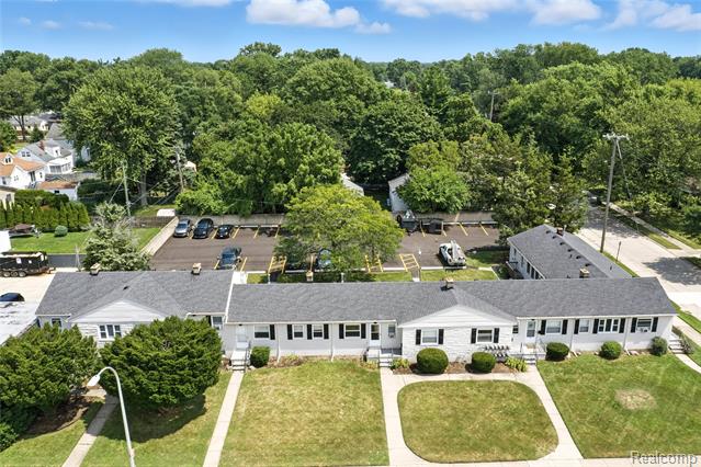 front view picture of 505 Main Street S, Clawson, MI. 48017