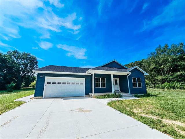 front view picture of 1038 Lochaven, Hillsdale, MI. 49242