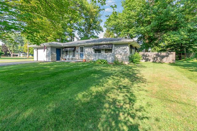 front view picture of 1055 Curwood Road, Saginaw, MI. 48609