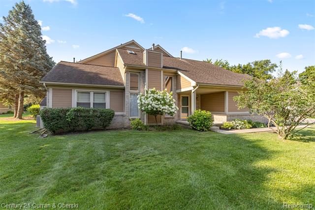 front view picture of 9412 Westwind Drive, Livonia, MI. 48150