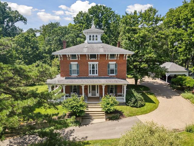 front view picture of 410 N Eagle Street, Marshall, MI. 49068