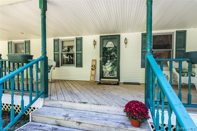 front view picture of 11527 Mcgregor Road, Pinckney, MI. 48169