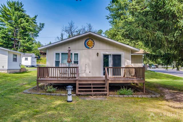 front view picture of 1998 N Ogemaw Trail, West Branch, MI. 48661
