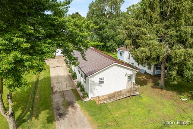 front view picture of 539 Price Street, Ionia, MI. 48846