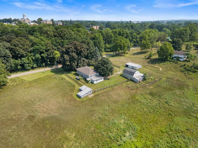 front view picture of 104 Mcclellan Street, Hillsdale, MI. 49242