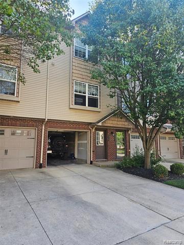front view picture of 2206 Knotty Pine Trail, Howell, MI. 48855