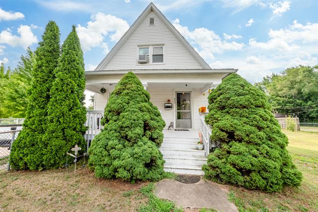 front view picture of 833 Pearl Street, Benton Harbor, MI. 49022