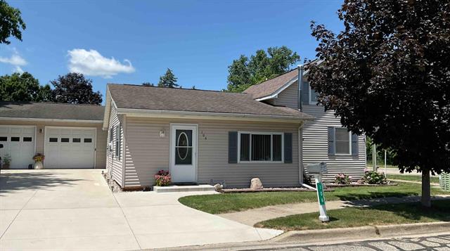 front view picture of 106 Park Street, Portland, MI. 48875