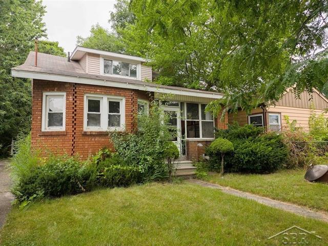 front view picture of 3341 Fulton Street, Saginaw, MI. 48601