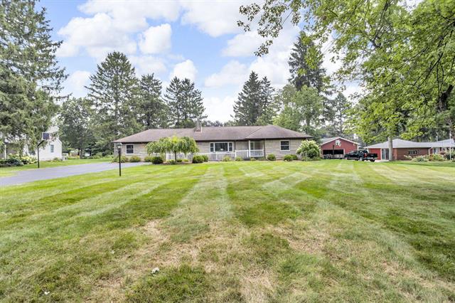 front view picture of 2327 Arbor Hills Road, Jackson, MI. 49201
