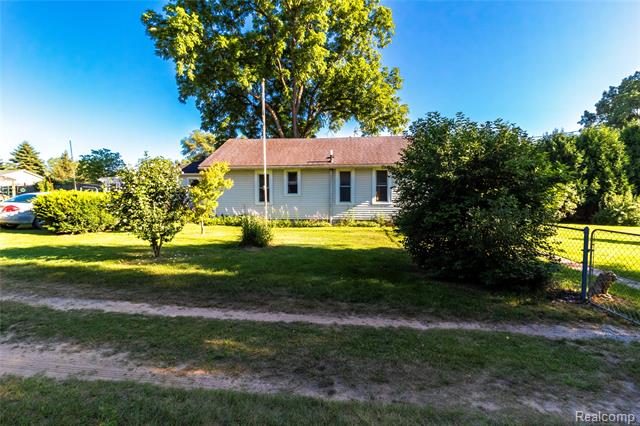 front view picture of 9030 Washburn Road, Columbiaville, MI. 48421