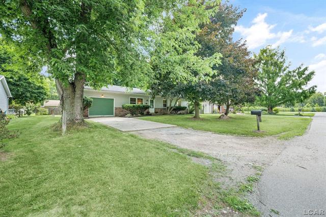 front view picture of 219 Kingsberry Drive, Blissfield, MI. 49228
