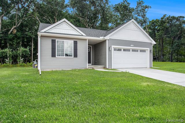 front view picture of 105 Cottonwood Court, Litchfield, MI. 49252