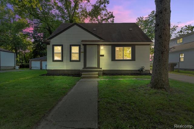 front view picture of 18997 Westbrook Street, Detroit, MI. 48219