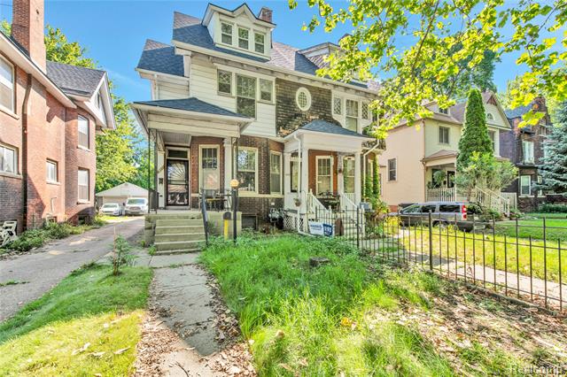 front view picture of 1152 Vinewood Street, Detroit, MI. 48216