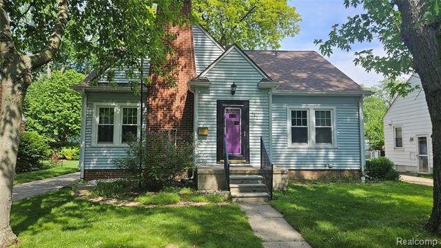 front view picture of 211 Starr Ave, Pontiac, MI. 48341