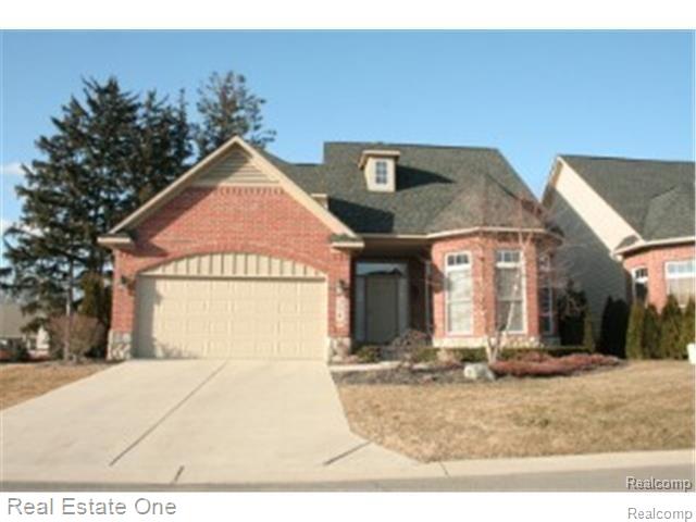 front view picture of 5540 River Park Dr, Waterford, MI. 48327