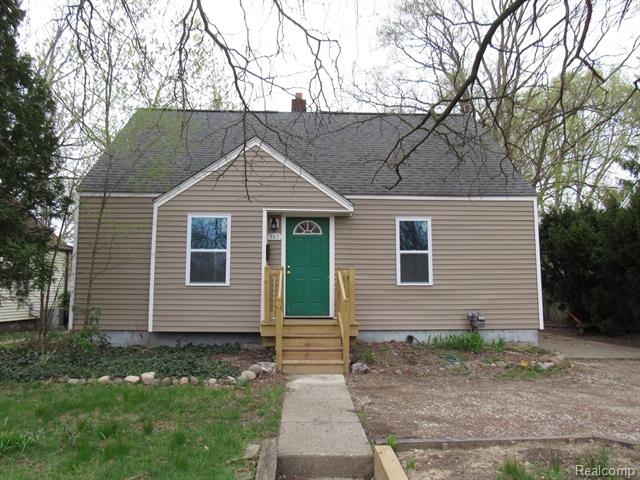 front view picture of 965 Voorheis St, Pontiac, MI. 48341