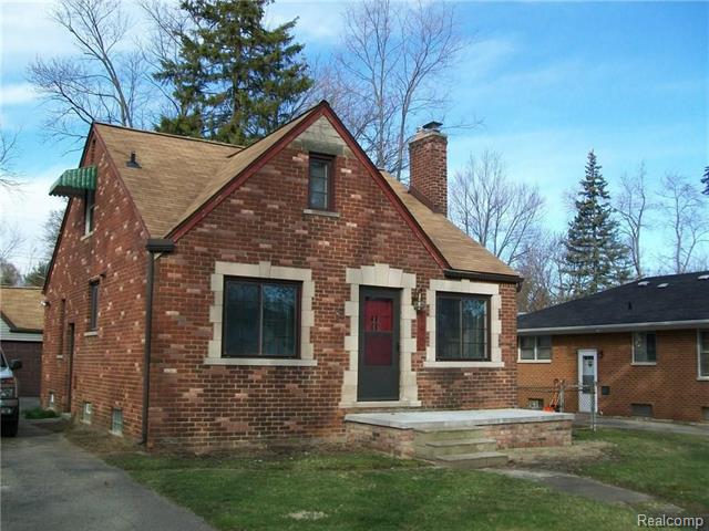 front view picture of 180 Ascot Rd, Waterford, MI. 48328