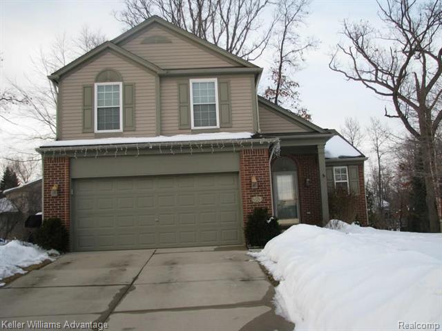 front view picture of 383 Waterfall Ridge Ct, Waterford, MI. 48327