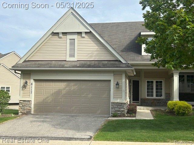 front view picture of 8117 Timber Trl, White Lake, MI. 48386