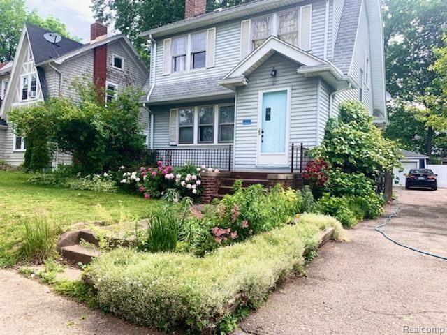 front view picture of 30 Dakota St, Pontiac, MI. 48341