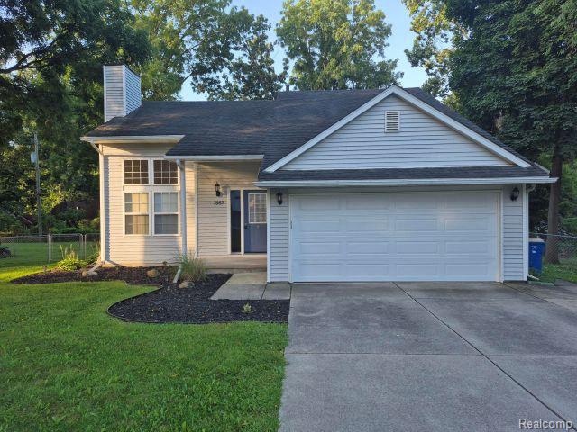 front view picture of 2985 Old Orchard Dr, Waterford, MI. 48328