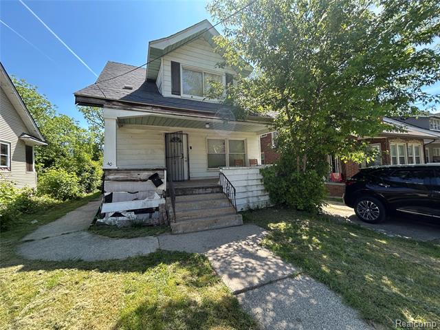 front view picture of 40 Dwight Ave, Pontiac, MI. 48341