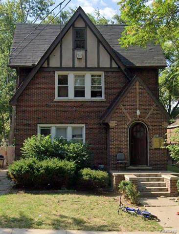 front view picture of 327 Liberty St, Pontiac, MI. 48341