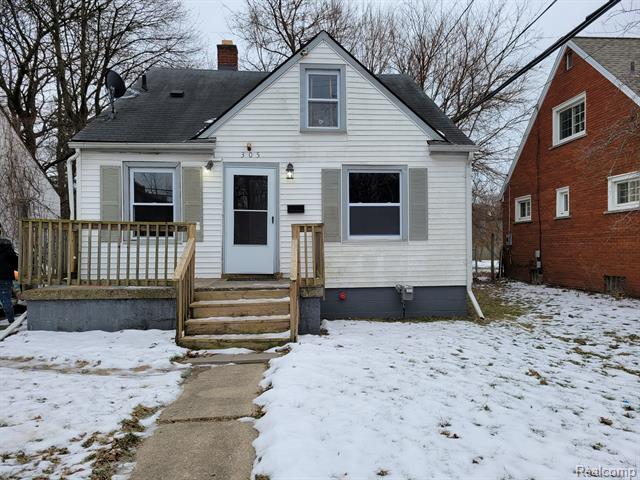 front view picture of 305 Liberty St, Pontiac, MI. 48341
