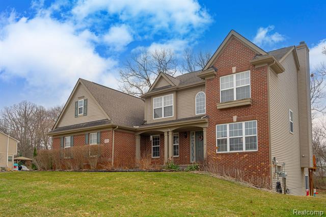 front view picture of 8925 El Dorado Dr, White Lake, MI. 48386