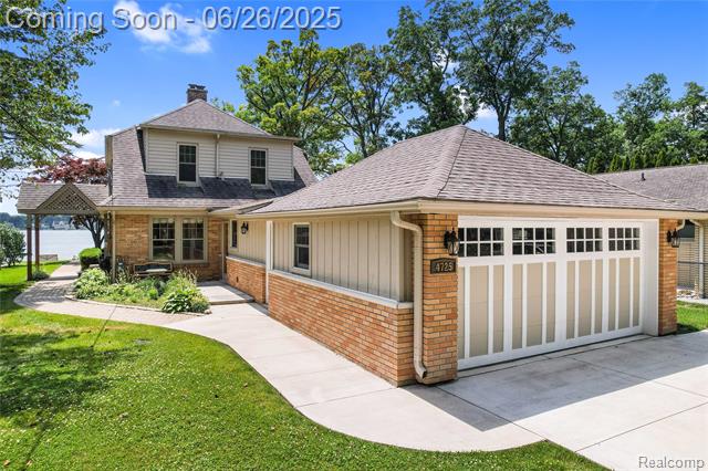 front view picture of 4725 Motorway Dr, Waterford, MI. 48328