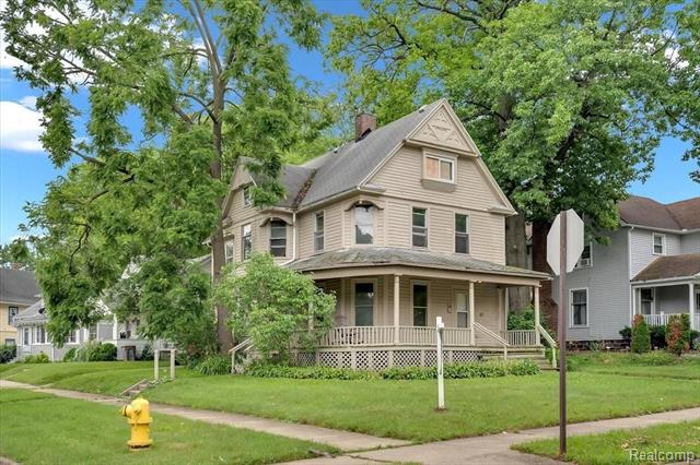 front view picture of 67 Henry Clay Ave, Pontiac, MI. 48341