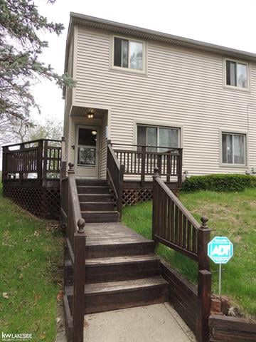 front view picture of 123 S Winding Dr, Waterford, MI. 48328