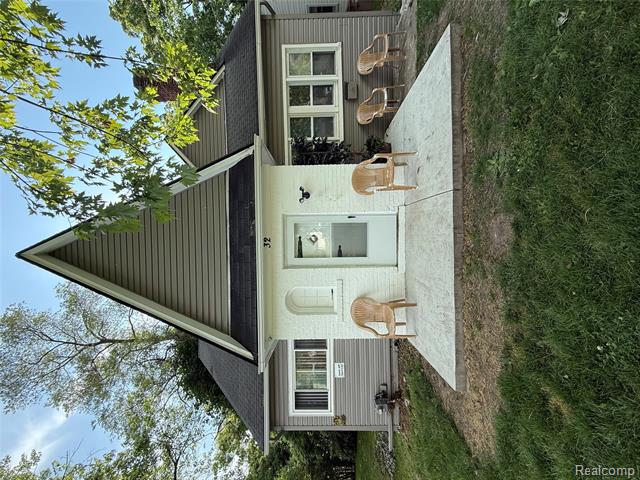 front view picture of 32 N Marshall St, Pontiac, MI. 48342