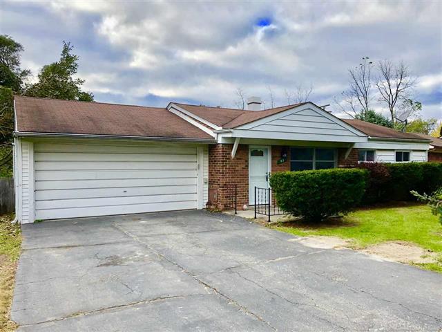 front view picture of 43 Fernbarry Dr, Waterford, MI. 48328