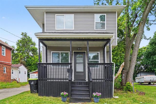 front view picture of 79 N Sanford St, Pontiac, MI. 48342