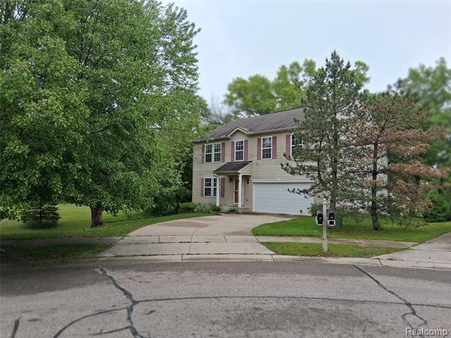 front view picture of 155 Cascade Ln, Waterford, MI. 48327