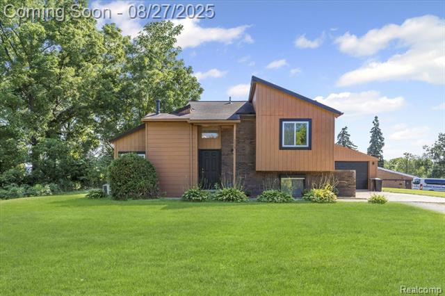 front view picture of 116 Raymond St, Pontiac, MI. 48342