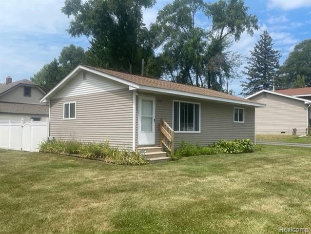 front view picture of 130 S Pinegrove Ave, Waterford, MI. 48327