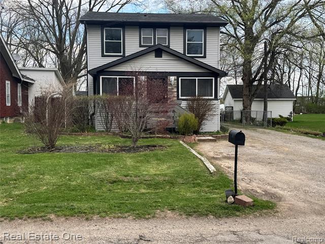 front view picture of 148 Marion Ave, Waterford, MI. 48328