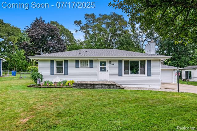 front view picture of 716 Gertrude Rd, Waterford, MI. 48328