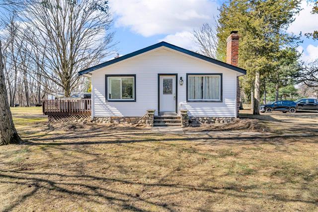 front view picture of 1181 Harvey Lake Rd, Highland, MI. 48356