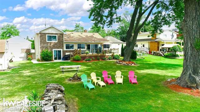 front view picture of 10171 Joanna K, White Lake, MI. 48386