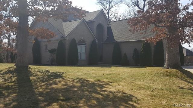 front view picture of 9155 Huron Bluffs Dr, White Lake, MI. 48386