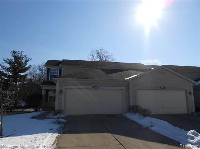 front view picture of 3153 Megan Dr, Waterford, MI. 48328