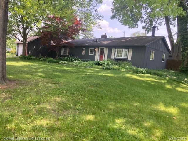 front view picture of 290 Florawood Blvd, Waterford, MI. 48327