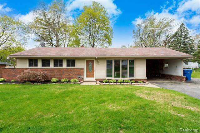 front view picture of 779 Joyceil Dr, Waterford, MI. 48328