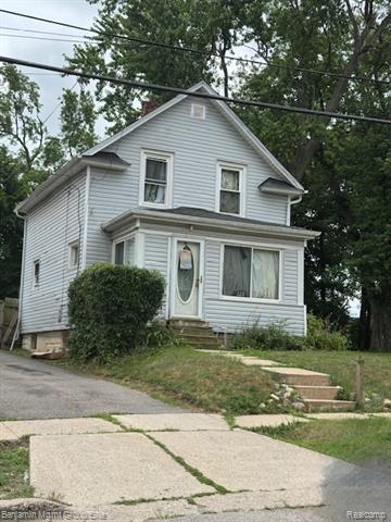 front view picture of 328 Whittemore St, Pontiac, MI. 48342
