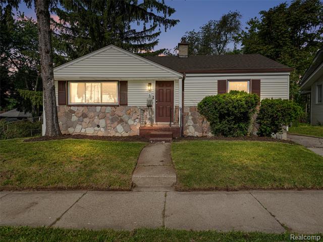 front view picture of 96 Oneida St, Pontiac, MI. 48341